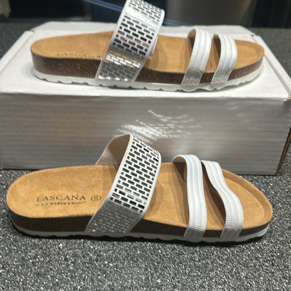 Brand NEW Lascana sandals in women’s size 8